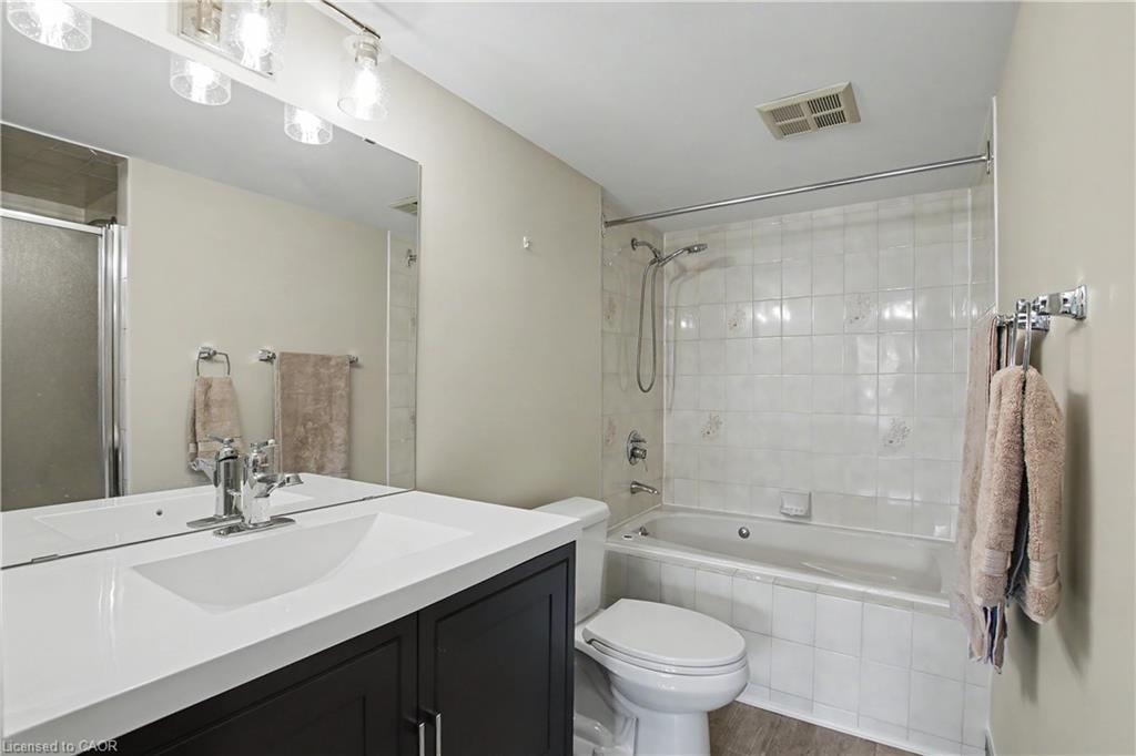 608-237 King Street W Property Photo 29