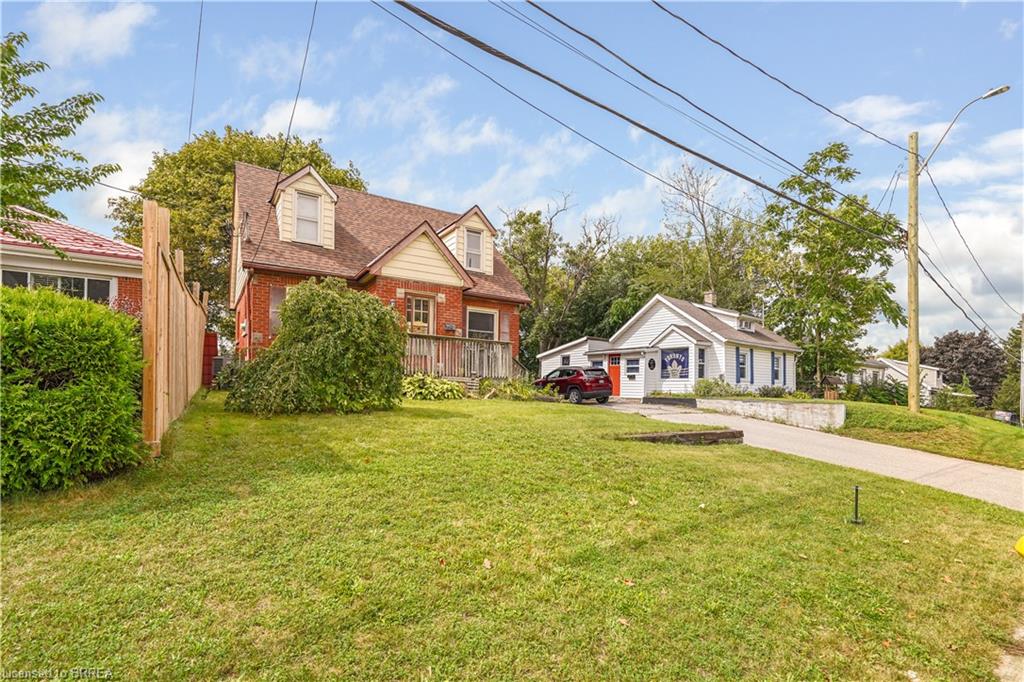 60 Park Road N Property Photo 3