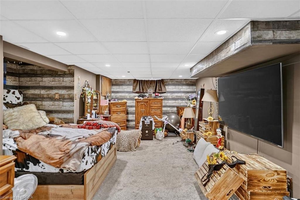 60 Park Road N Property Photo 15