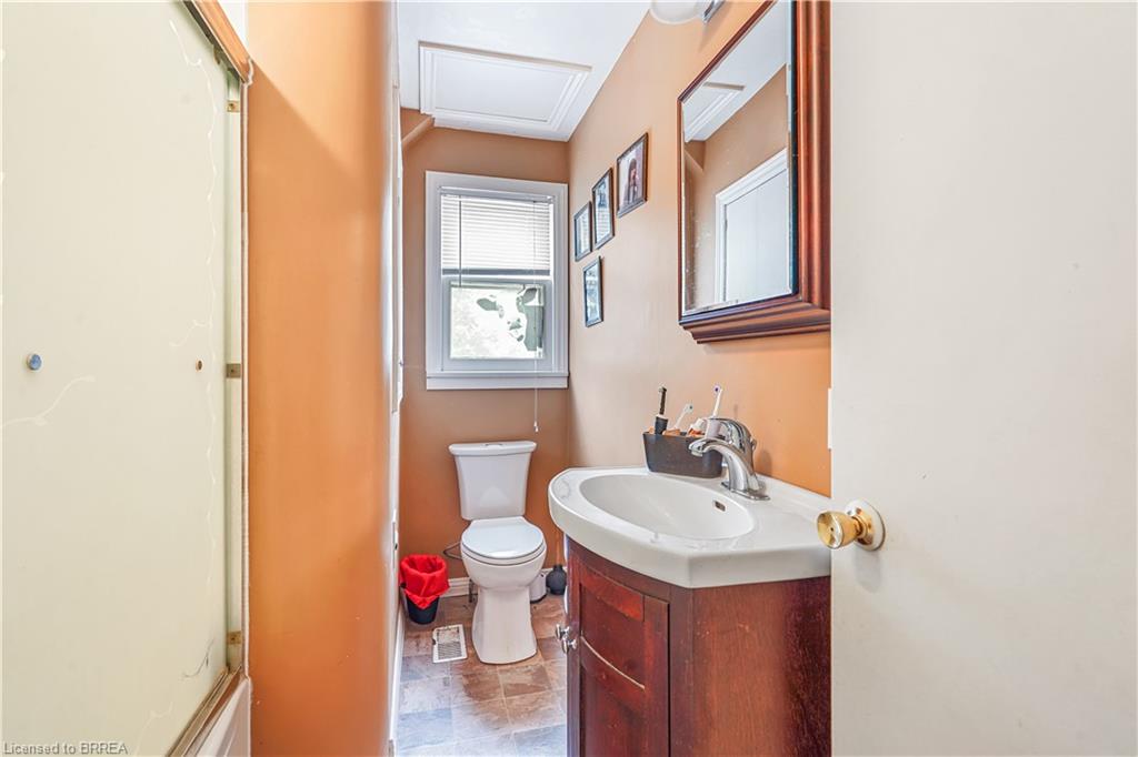 60 Park Road N Property Photo 19