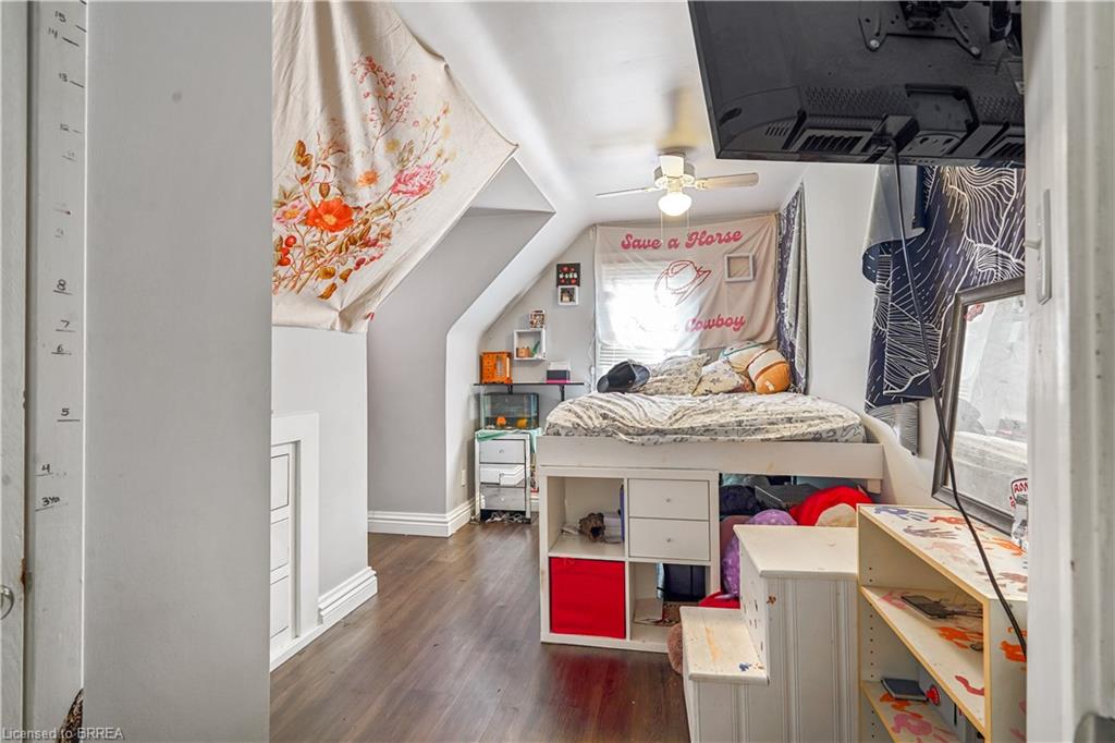 60 Park Road N Property Photo 21