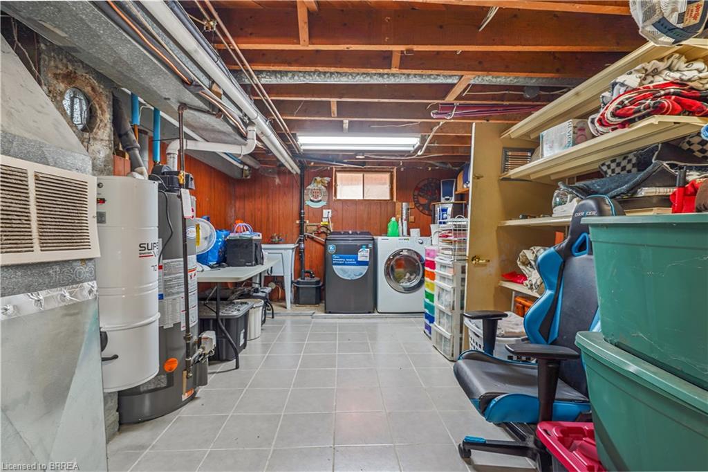 60 Park Road N Property Photo 27