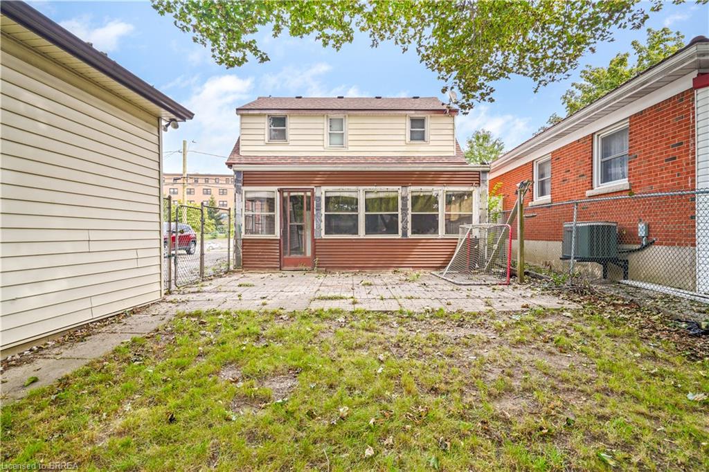 60 Park Road N Property Photo 35