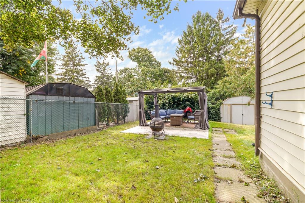 60 Park Road N Property Photo 36
