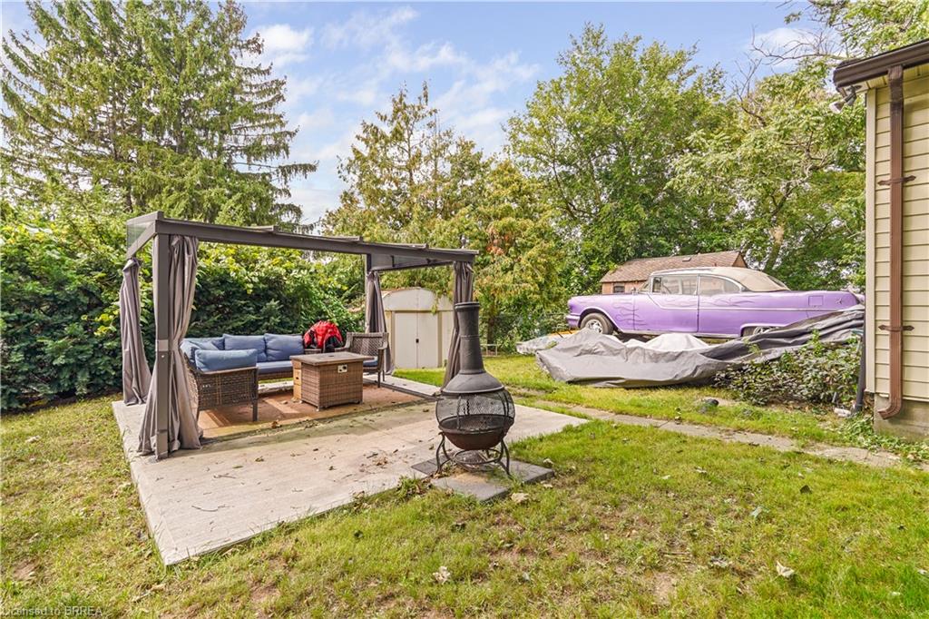60 Park Road N Property Photo 37