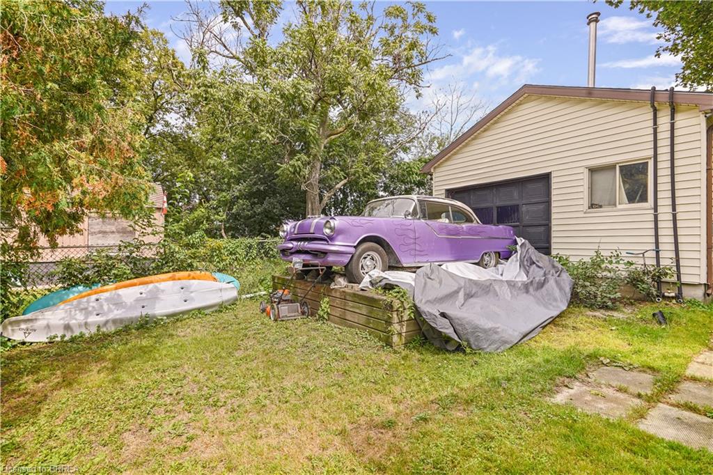 60 Park Road N Property Photo 38