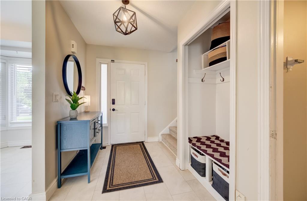 102 William Street N Property Photo 4