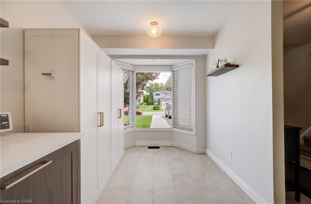 102 William Street N Property Photo 7