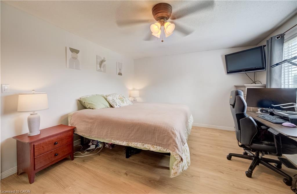 102 William Street N Property Photo 16