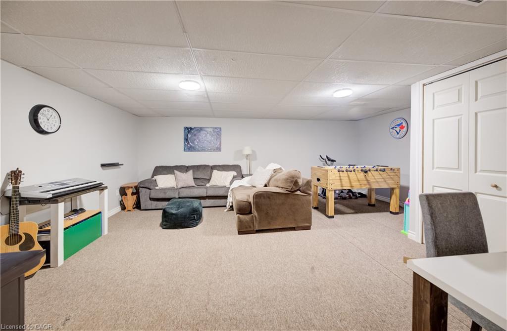 102 William Street N Property Photo 23