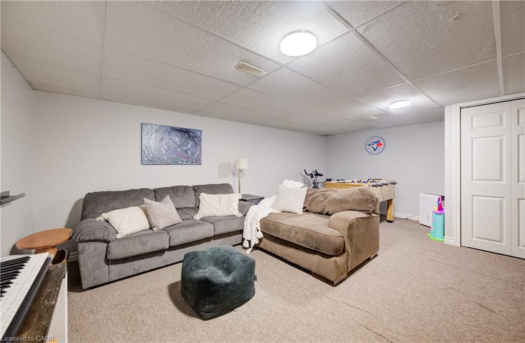 102 William Street N Property Photo 25