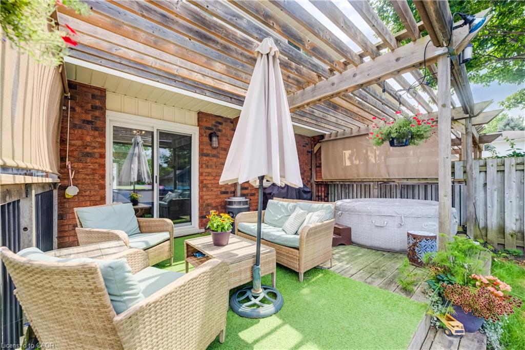 102 William Street N Property Photo 34