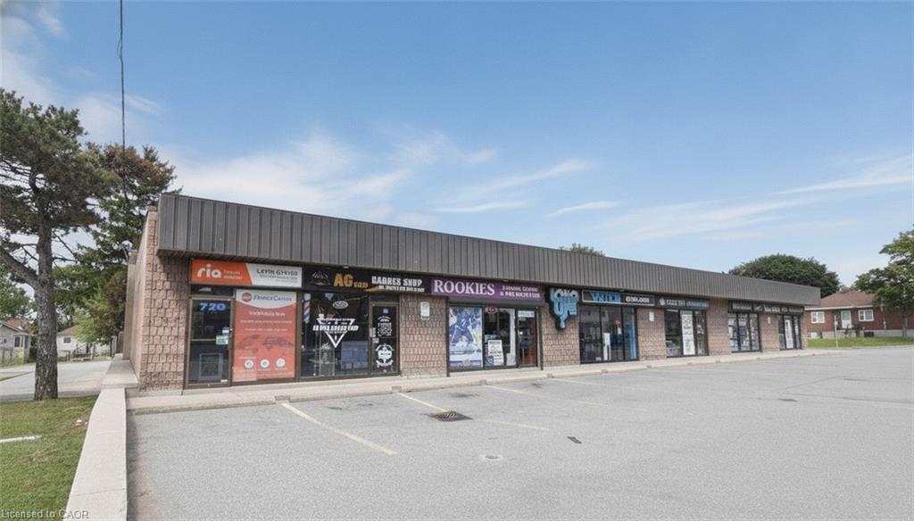 720 Upper James Street Property Photo 2