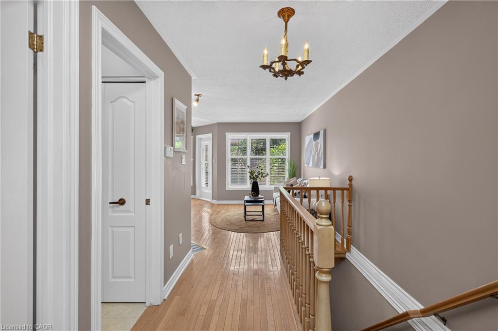 9-175 Fiddlers Green Road Property Photo 3