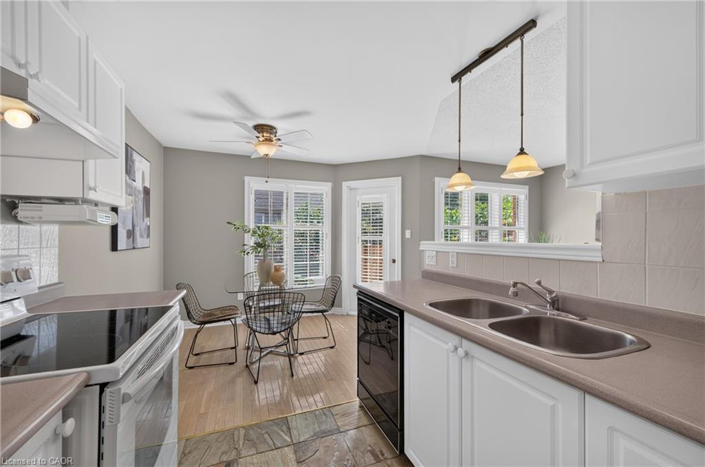 9-175 Fiddlers Green Road Property Photo 13