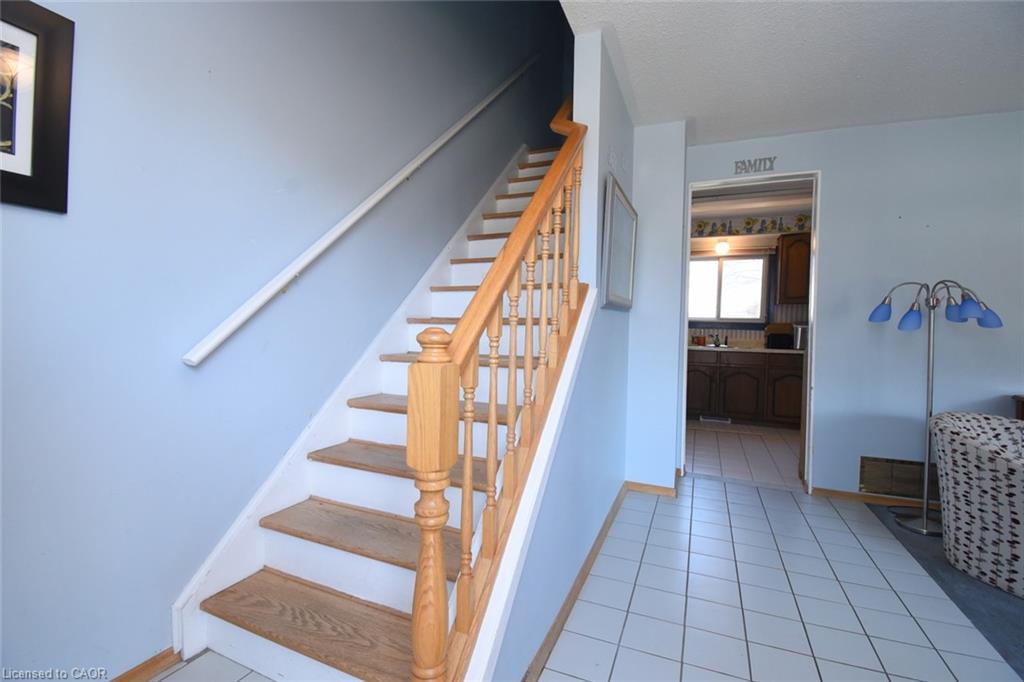 1345 Colonsay Drive Property Photo 6