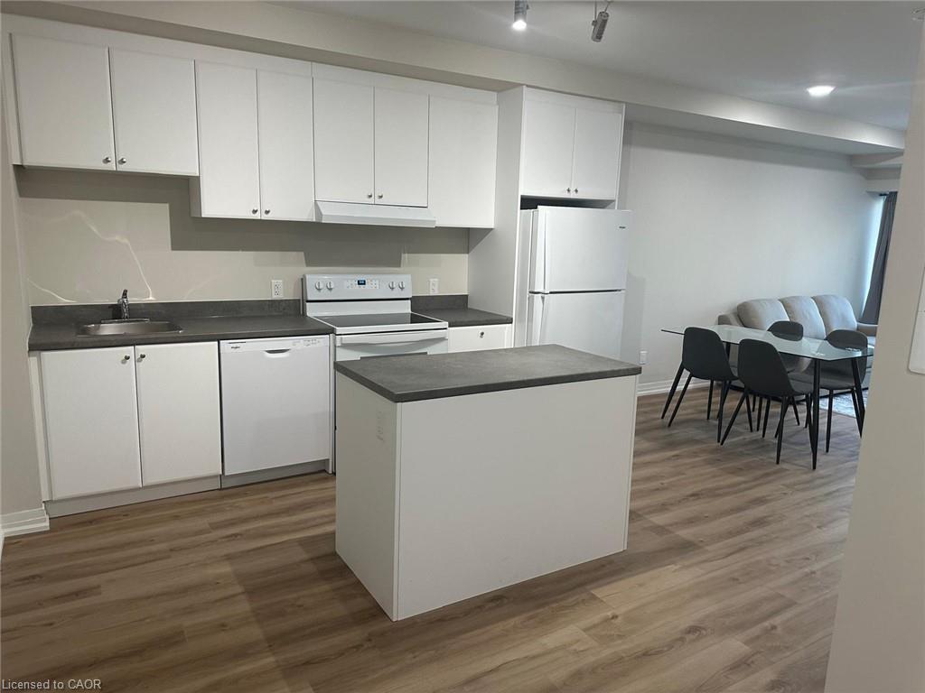 306-50 Herrick Avenue Property Photo 3