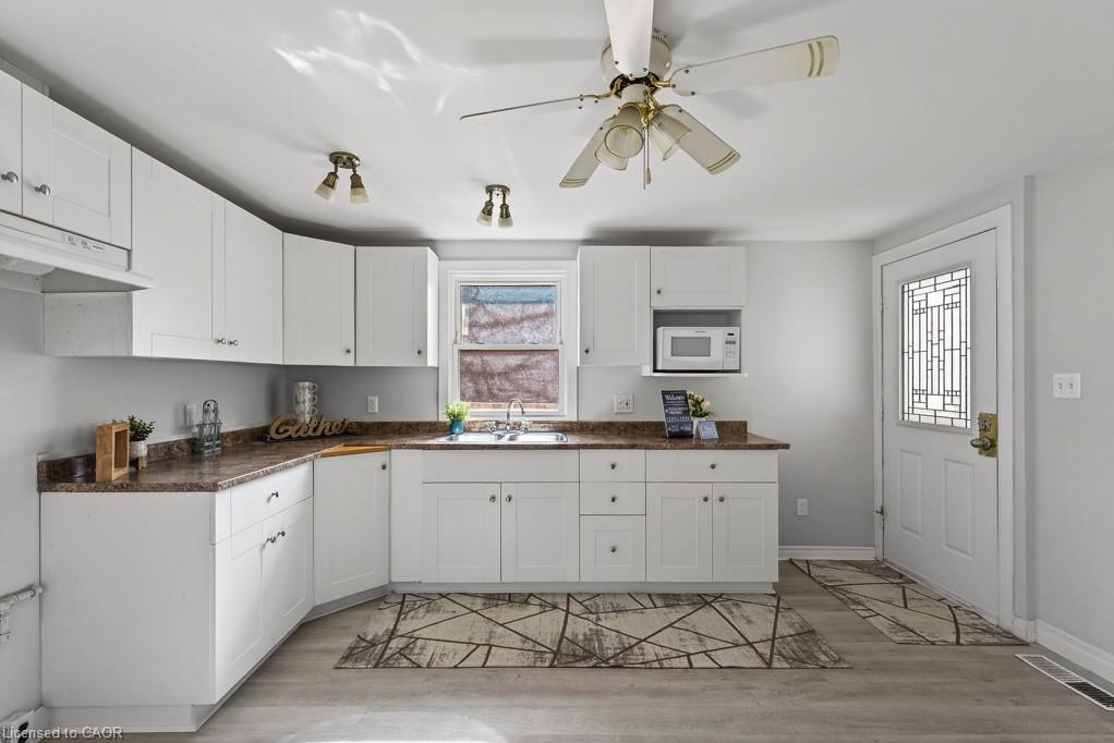 15 Adelaide Street Property Photo 4