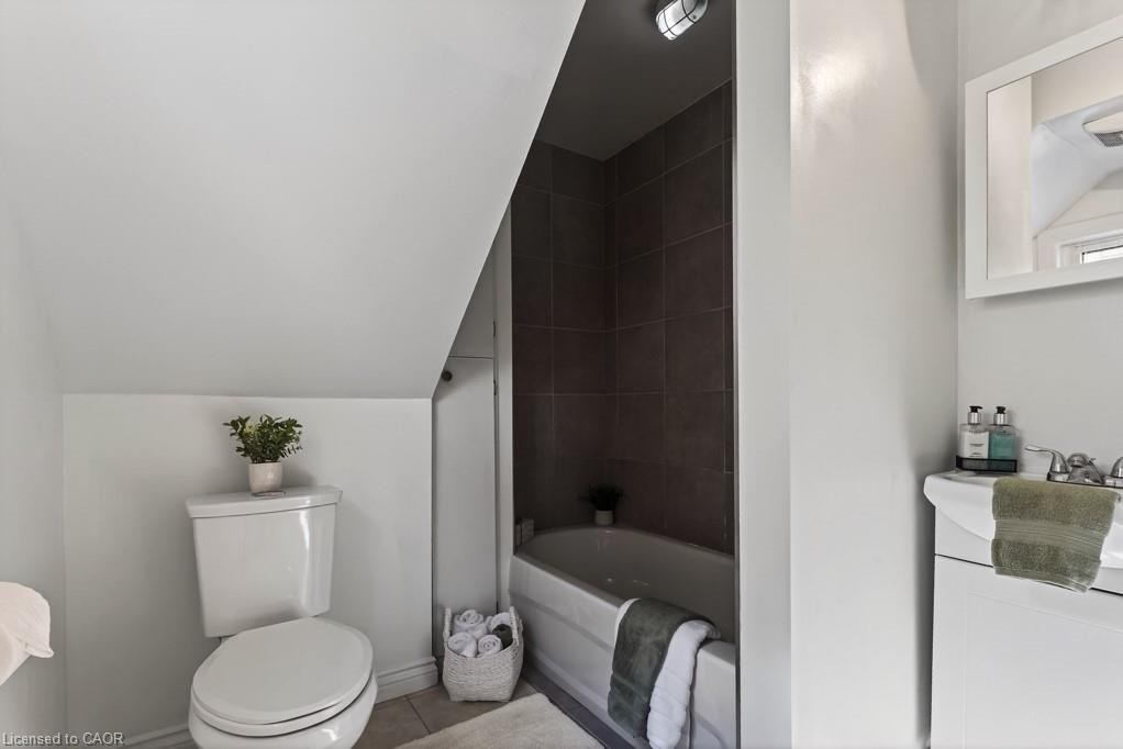 15 Adelaide Street Property Photo 23