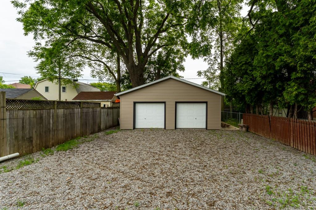 15 Adelaide Street Property Photo 26