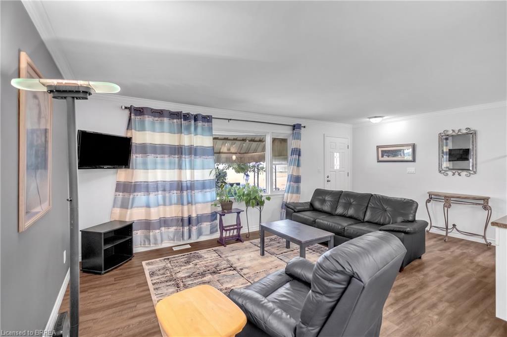 7 Willowdale Street Property Photo 5