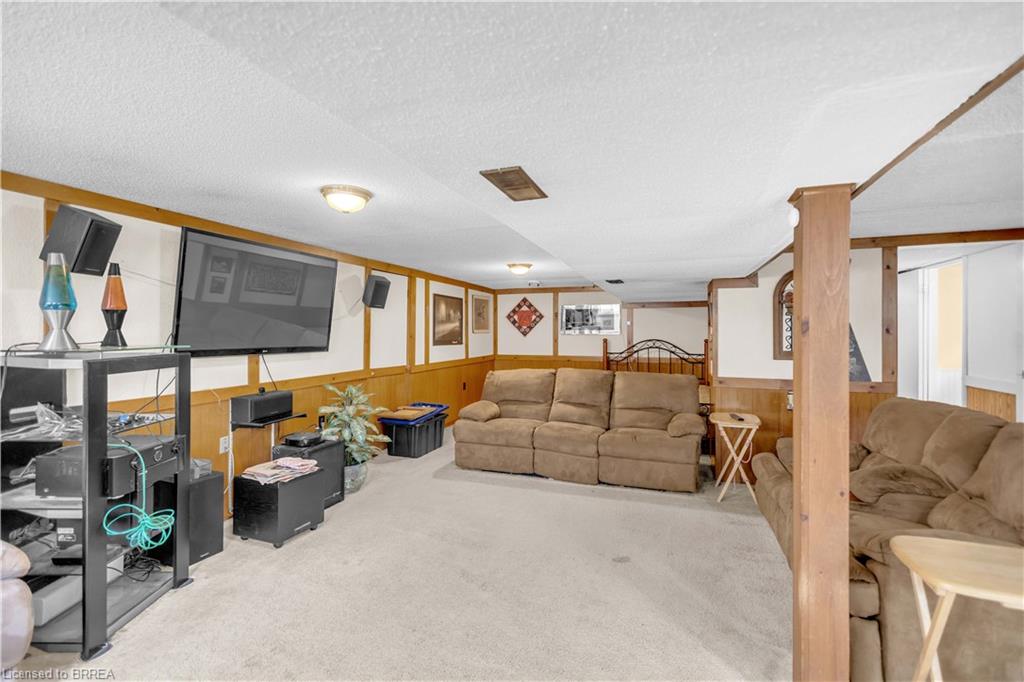 7 Willowdale Street Property Photo 23