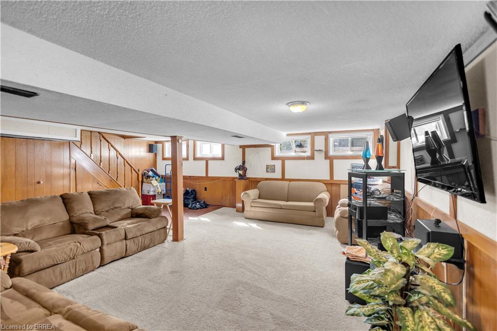7 Willowdale Street Property Photo 24