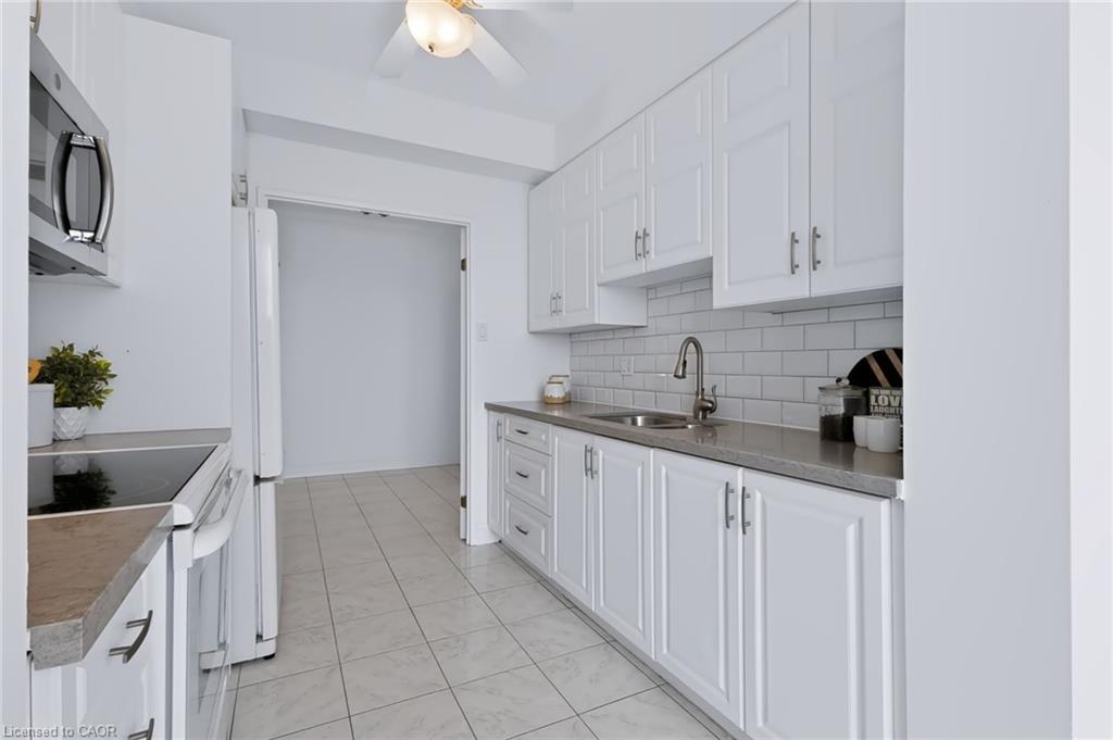 712-2511 Lakeshore Road W Property Photo 10
