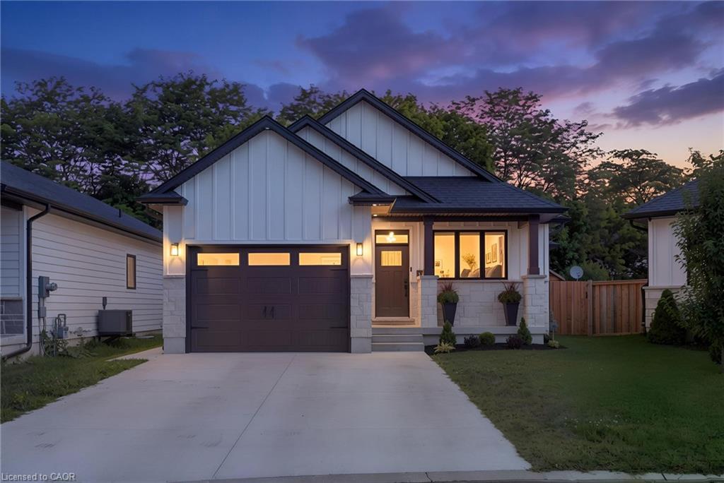 9 Macneil Court Property Photo 1