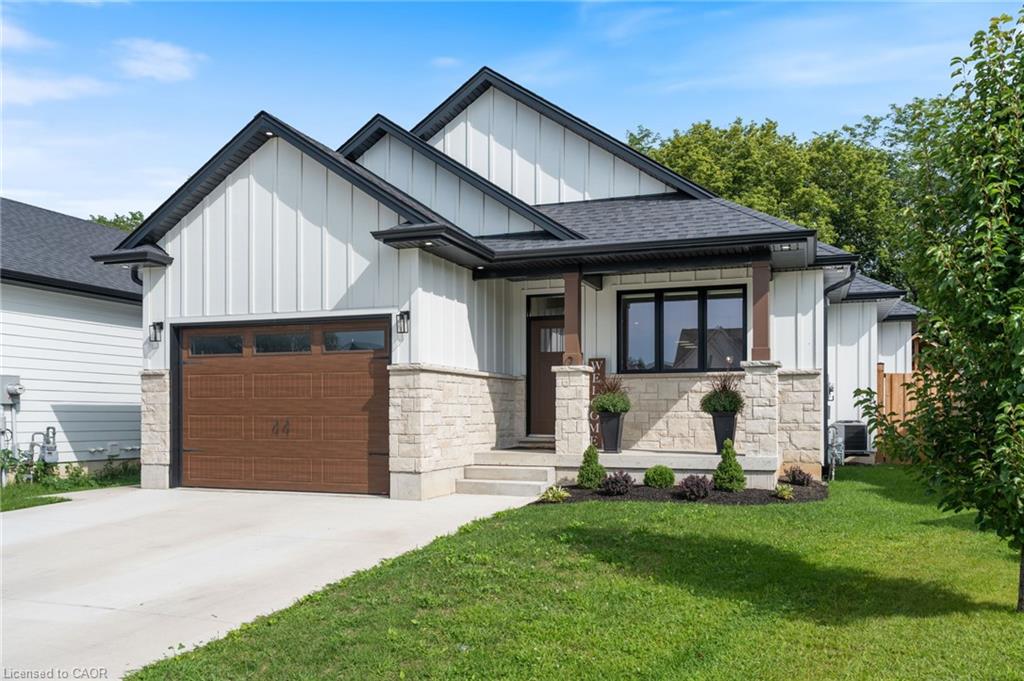 9 Macneil Court Property Photo 2