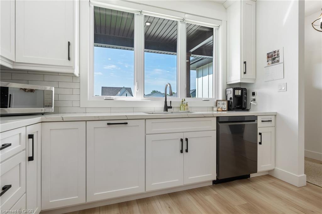 9 Macneil Court Property Photo 10
