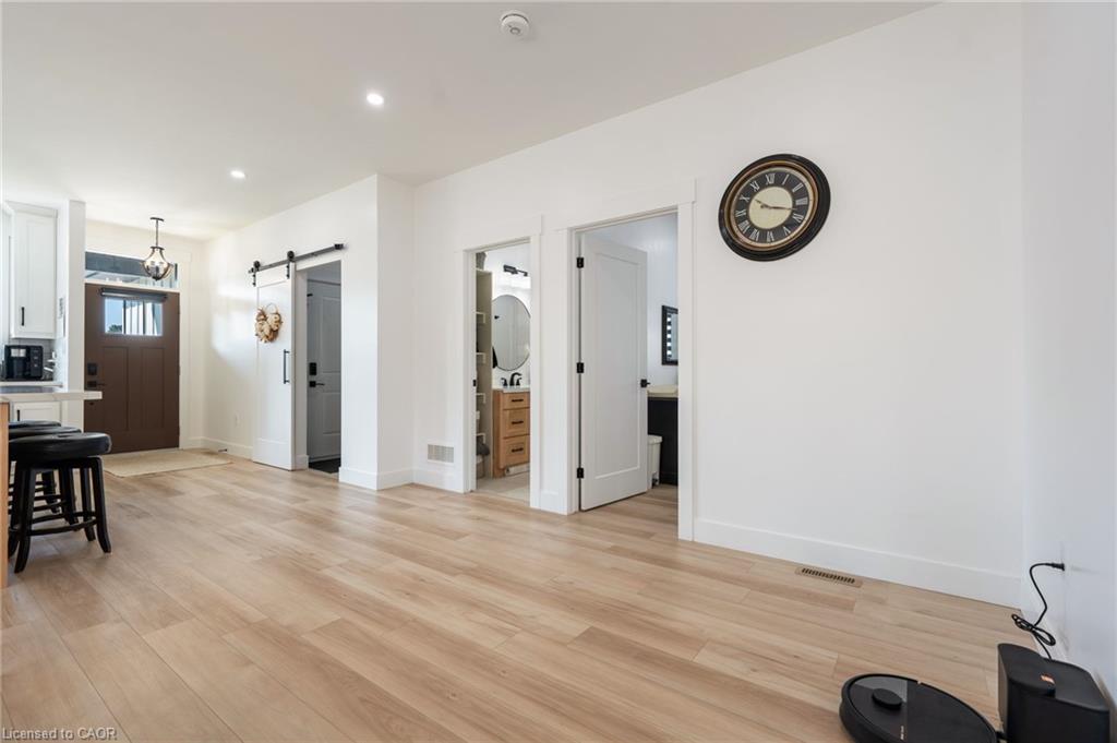 9 Macneil Court Property Photo 14