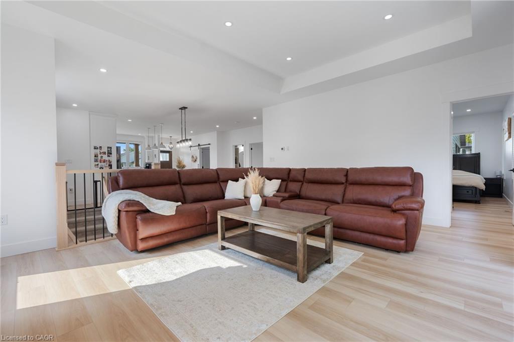 9 Macneil Court Property Photo 17