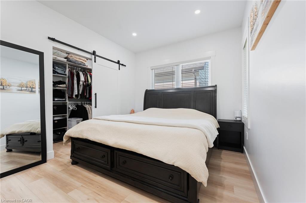 9 Macneil Court Property Photo 18
