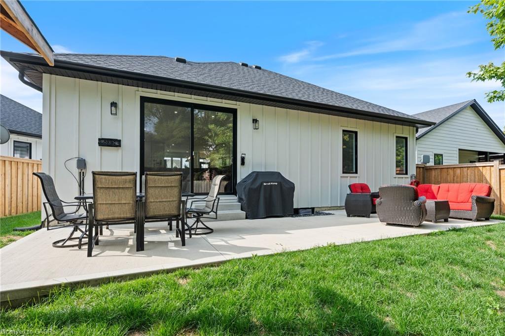 9 Macneil Court Property Photo 30