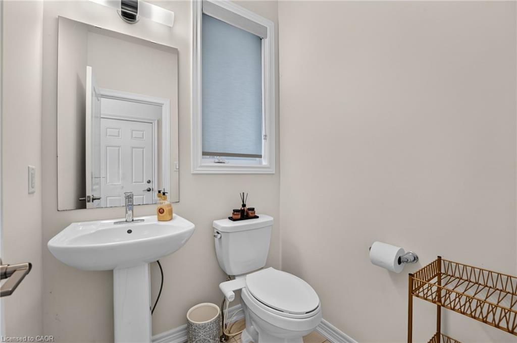 19 Willow Lane Property Photo 4