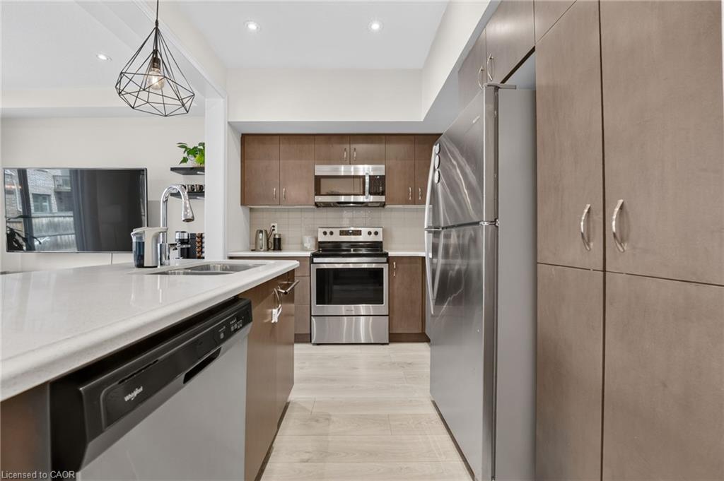 19 Willow Lane Property Photo 12