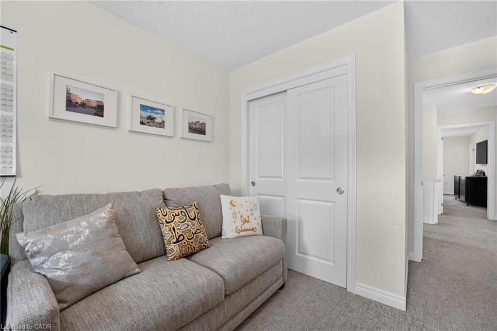 19 Willow Lane Property Photo 23