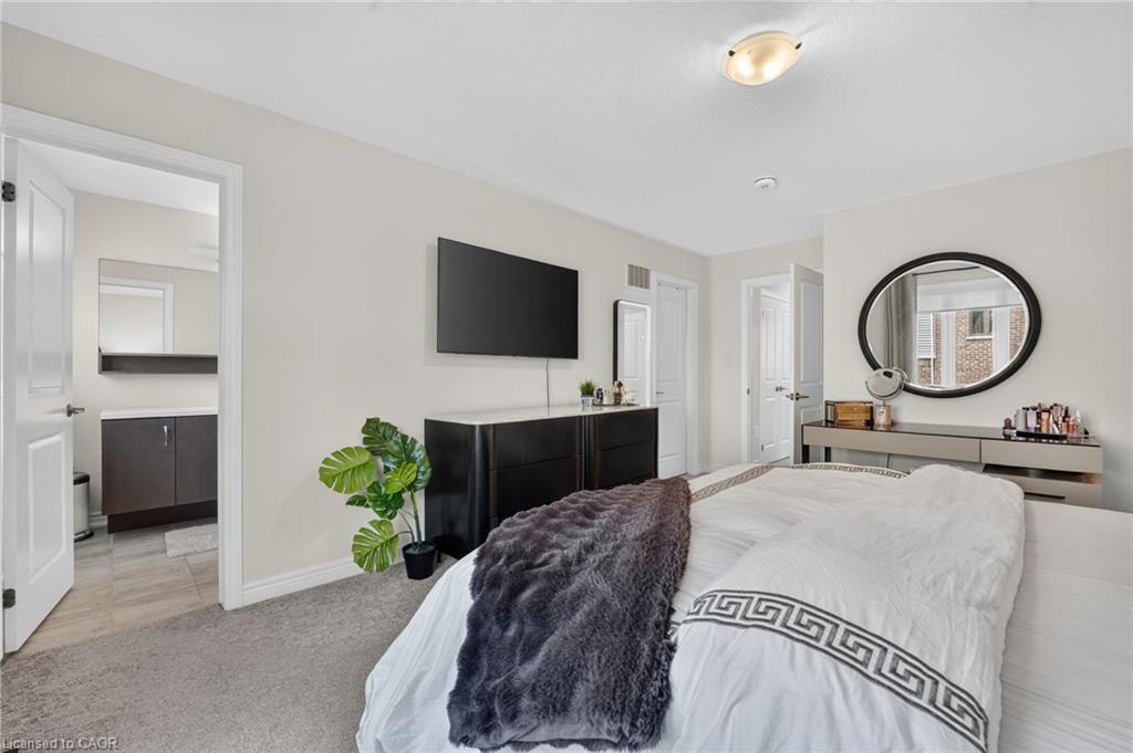19 Willow Lane Property Photo 32