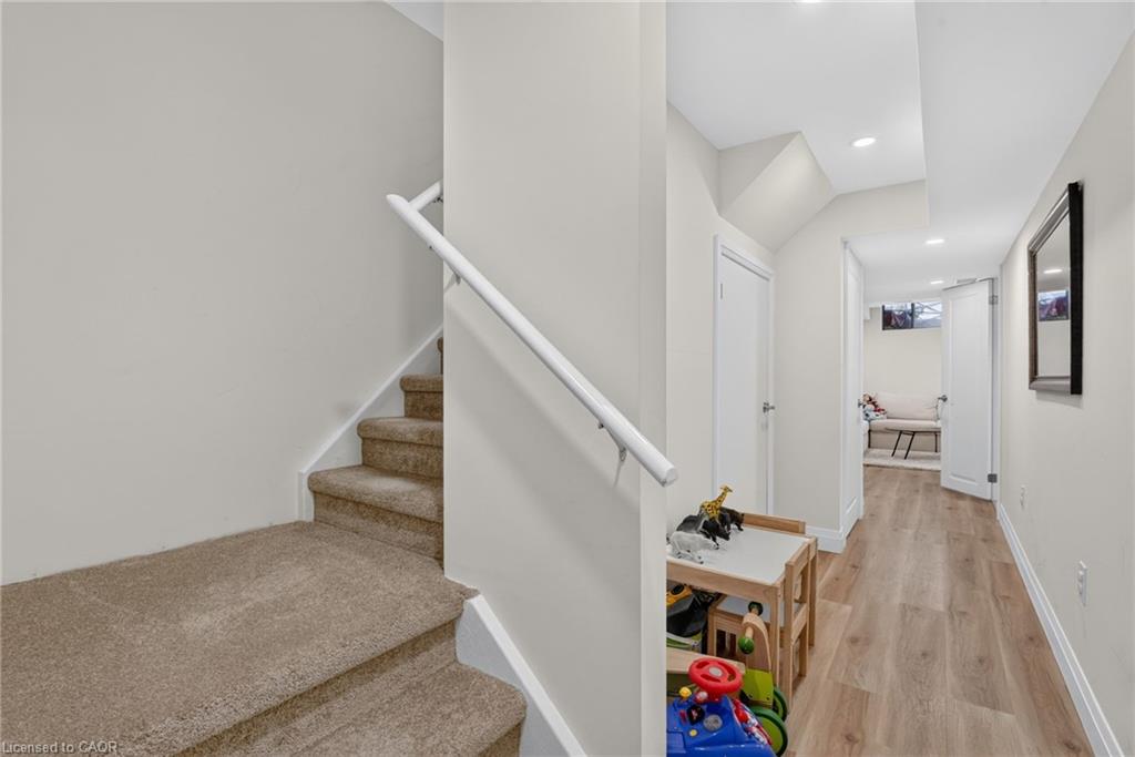 19 Willow Lane Property Photo 37