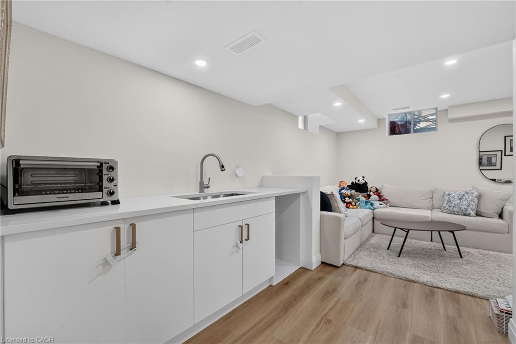 19 Willow Lane Property Photo 40