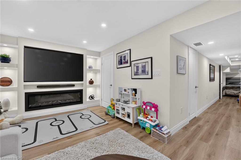 19 Willow Lane Property Photo 44