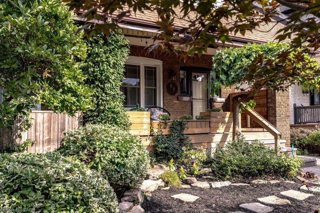 57 Balsam Avenue S Property Photo 4