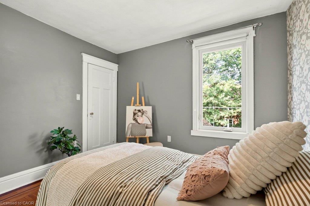 57 Balsam Avenue S Property Photo 19
