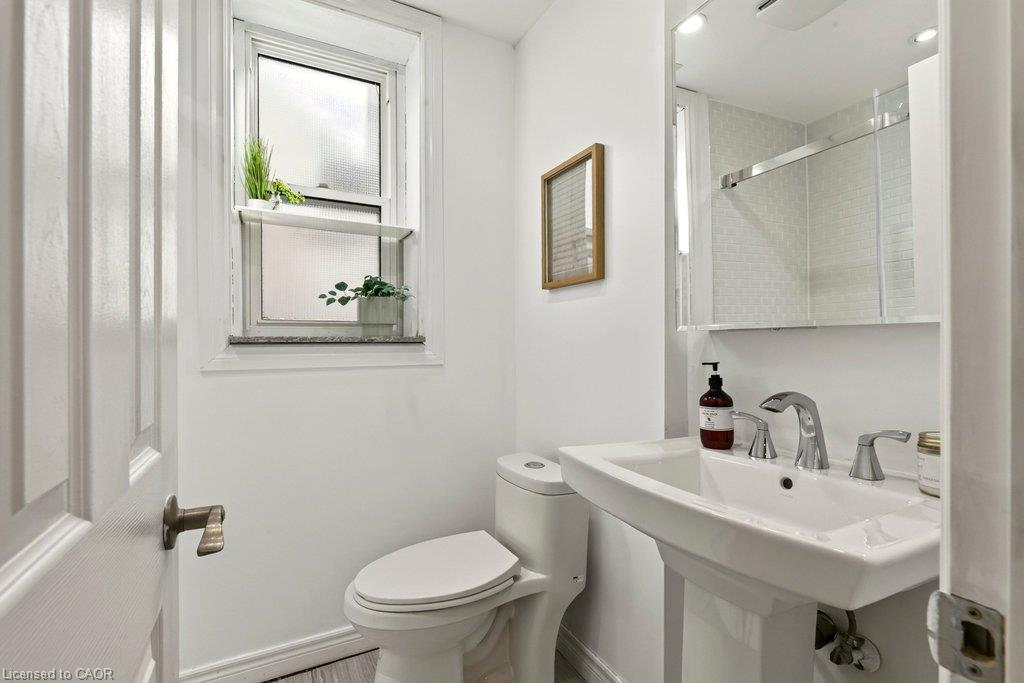 57 Balsam Avenue S Property Photo 24