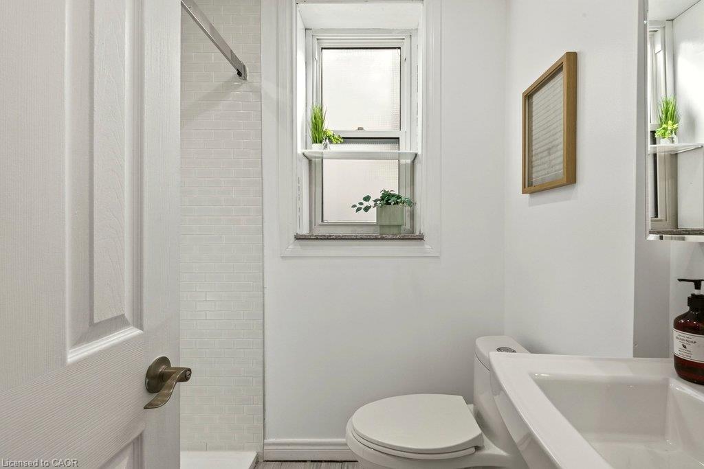 57 Balsam Avenue S Property Photo 25