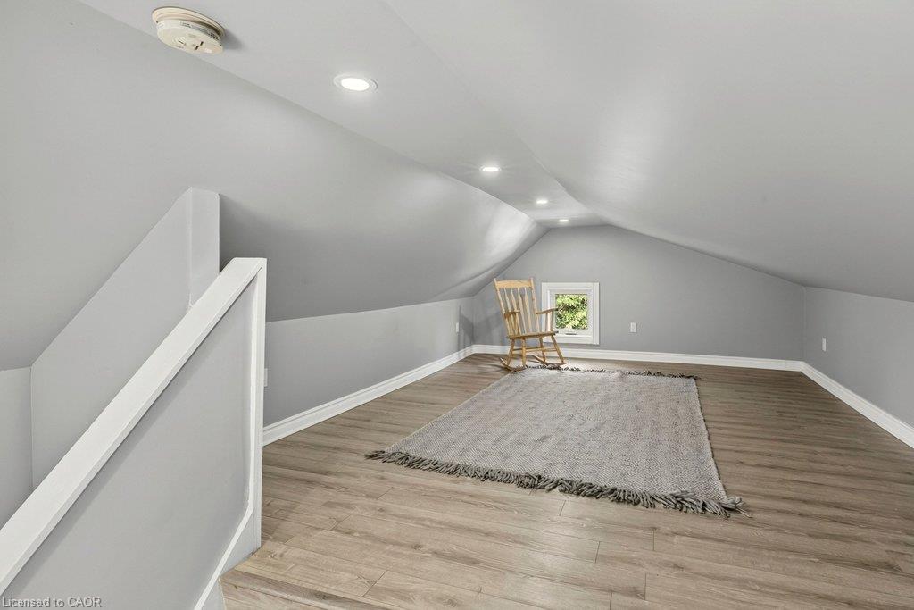 57 Balsam Avenue S Property Photo 26