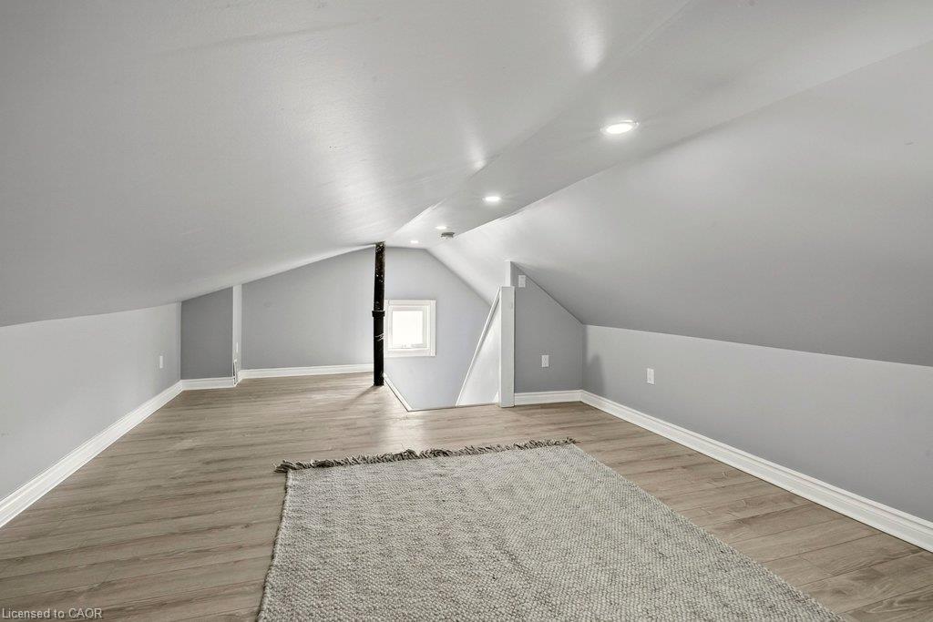 57 Balsam Avenue S Property Photo 27