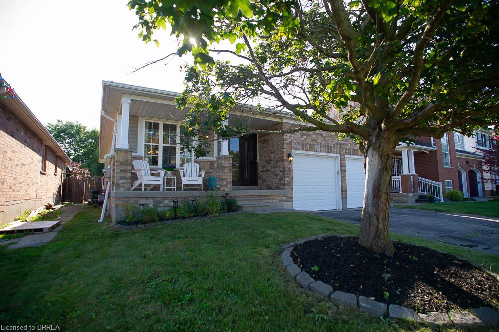 48 Lovell Crescent Property Photo 2