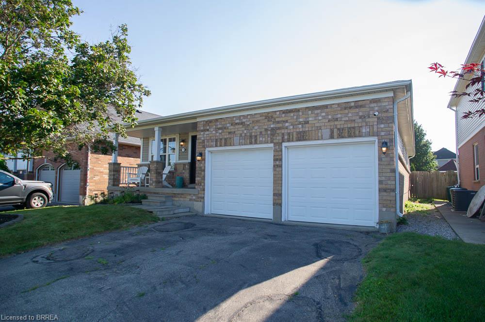 48 Lovell Crescent Property Photo 3